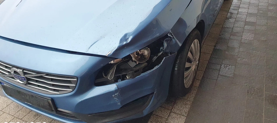 Volvo V60 cena 17500 przebieg: 231000, rok produkcji 2014 z Nowy Targ małe 121